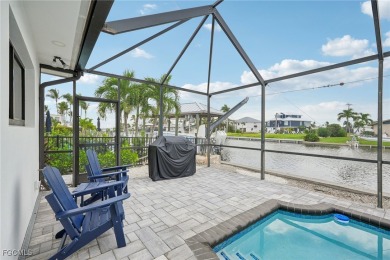Priced to sell today! Stunning 3 bedroom 2 bath waterfront pool - photo 22