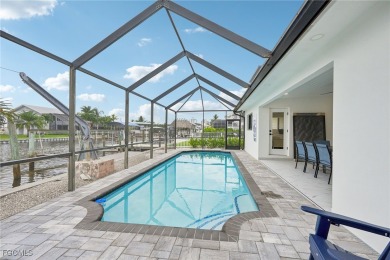 Priced to sell today! Stunning 3 bedroom 2 bath waterfront pool - photo 23