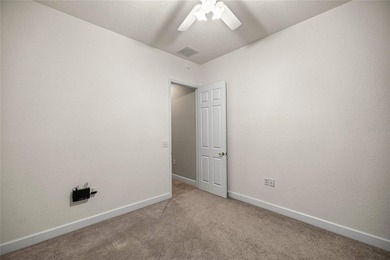 Beautiful Hampton model with concrete block construction located - photo 23