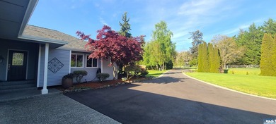 MAGNIFICENT SHOWPIECE! Just moments from all that Sequim has to - photo 9