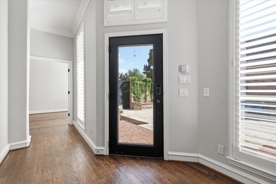 Experience the perfect blend of luxury, comfort and privacy in - photo 4