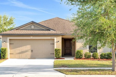 Don't miss this move-in ready 3 bed, 2 bath home in the heart of - photo 2