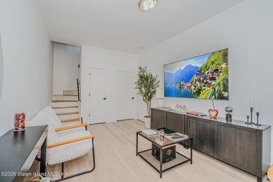 Welcome to 192 Monahan Ave- this recently renovated and spacious - photo 10