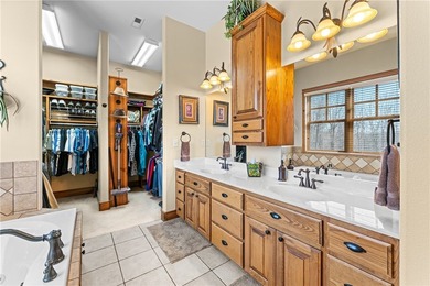 Stunning home designed for comfort and exceptional entertaining - photo 11