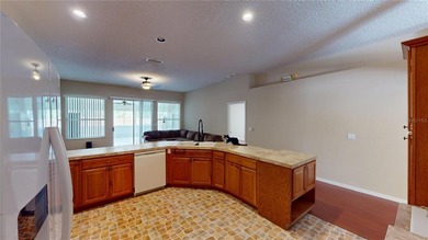 There's plenty of space inside and outside of this 5 Bedroom, 2 - photo 11
