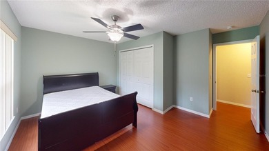 There's plenty of space inside and outside of this 5 Bedroom, 2 - photo 21