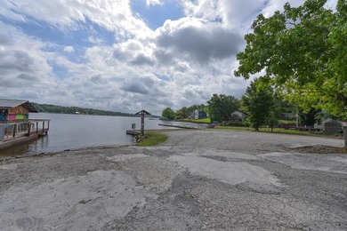 Enjoy peaceful country living just minutes from beautiful Lake - photo 29