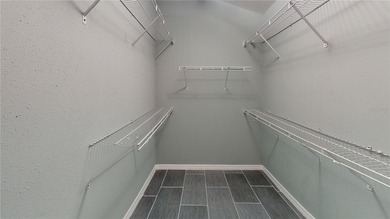 There's plenty of space inside and outside of this 5 Bedroom, 2 - photo 33