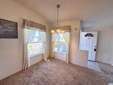 Welcome to easy, one-level living in the heart of Sequim! This - photo 5