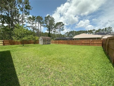 There's plenty of space inside and outside of this 5 Bedroom, 2 - photo 38