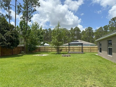 There's plenty of space inside and outside of this 5 Bedroom, 2 - photo 48