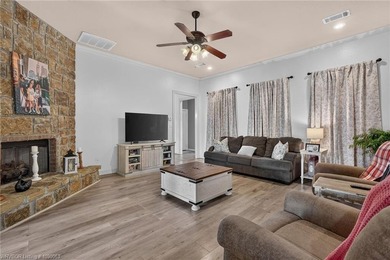 Welcome to this spacious 3-bedroom, 2-bath home offering 2,393 - photo 19
