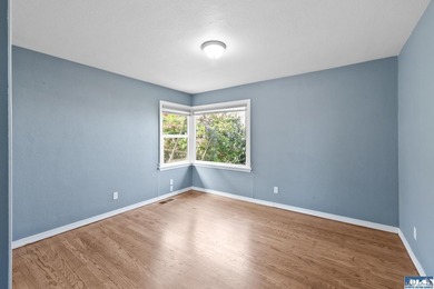 This Classic Cherry Hill home is a delight! Great layout with - photo 2