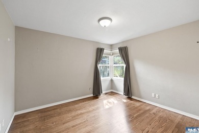 This Classic Cherry Hill home is a delight! Great layout with - photo 4