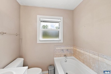 This Classic Cherry Hill home is a delight! Great layout with - photo 7