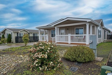 Welcome to this beautifully maintained Energy Star Built home in - photo 2
