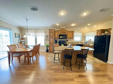 Beautiful waterfront 2BR/2BA plus den featuring a spacious open - photo 4