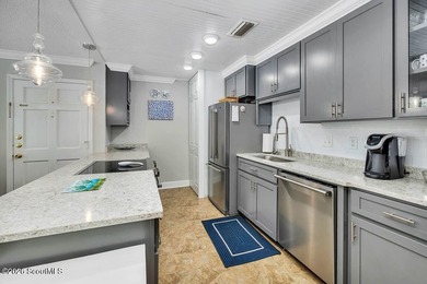 Renovated ground floor unit in Ocean Walk; located in the heart - photo 3