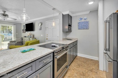 Renovated ground floor unit in Ocean Walk; located in the heart - photo 6