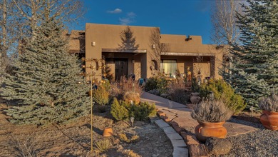 Lake Home For Sale in Santa Fe, New Mexico
