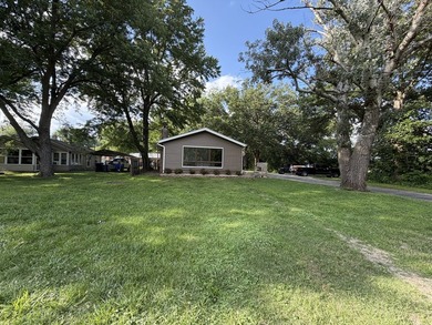 Located in the well-known Phelan Acres river community, this - photo 4