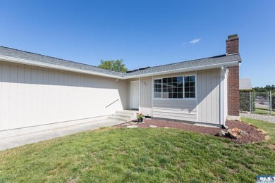 From top to bottom, this lovely one story home has been updated - photo 10
