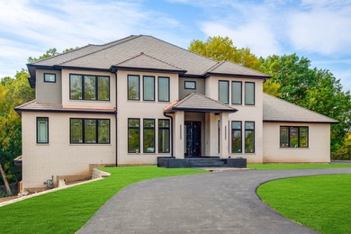 (private lake, pond, creek) Home For Sale in North Barrington Illinois