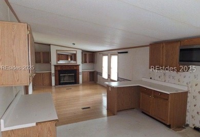 ***CASH ONLY- NO TITLE FOR MOBILE HOME***Come see this 3