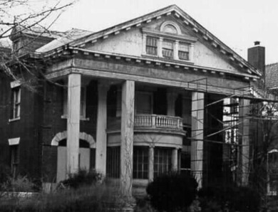 Historic 6-Bedroom Victorian Home Prime Location in Landmark - photo 1