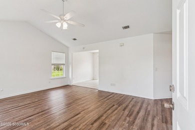 Imagine coming home to the rare combination of privacy, space - photo 2