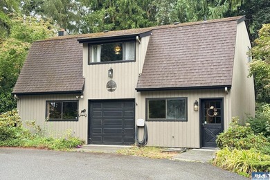 A rare blend of artistic architecture and modern luxury on this - photo 3
