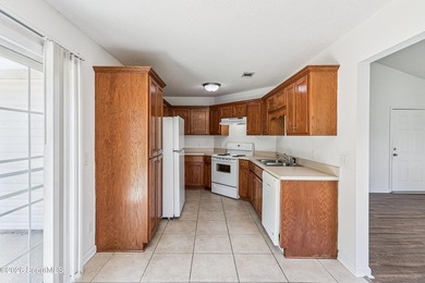 Imagine coming home to the rare combination of privacy, space - photo 6