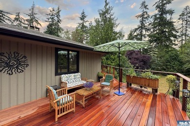 A rare blend of artistic architecture and modern luxury on this - photo 7
