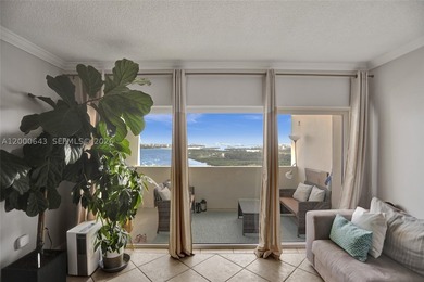 Welcome to the top floor of the highly desirable Arlen House - photo 4