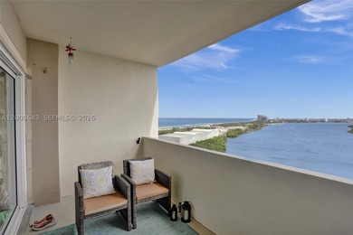 Welcome to the top floor of the highly desirable Arlen House - photo 8