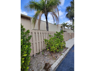 *Located in a desirable neighborhood, this charming 2-bedroom - photo 3