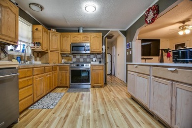 Check out this 2 bedroom, 1 bath home! Located on a corner lot - photo 6