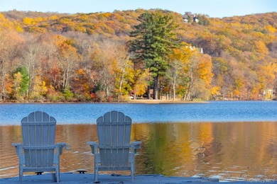 Set within the prestigious gated community of Pierson Lakes - photo 7