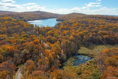 Set within the prestigious gated community of Pierson Lakes - photo 9