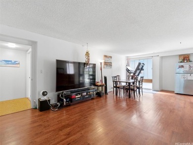 2-bedroom, 2-bath unit in the Palms building, Waikiki. The - photo 2