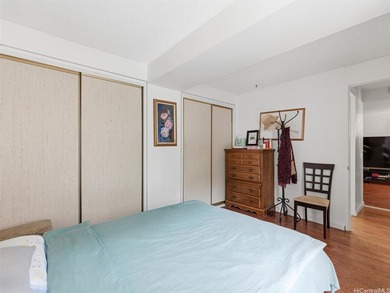 2-bedroom, 2-bath unit in the Palms building, Waikiki. The - photo 8