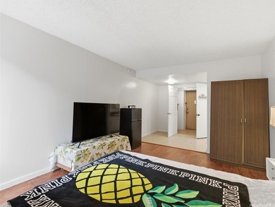 2-bedroom, 2-bath unit in the Palms building, Waikiki. The - photo 10