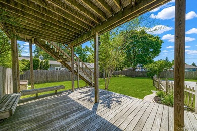 Welcome To This Spacious And Sun-Filled 4-Bedroom, 2-Bath - photo 34
