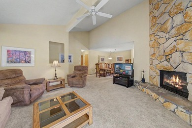 Waterfront Mountain Retreat on the Pond !! Enjoy the best of - photo 7