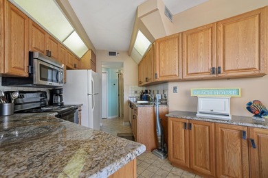 This bright and fresh 2-bedroom Gulf-front unit has been - photo 7