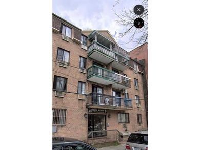 Come take a look at this renovated spacious duplex condo - photo 1