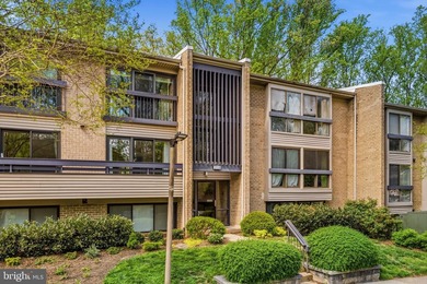 Welcome home to this beautifully updated condo in the - photo 3