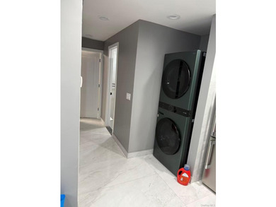 Come take a look at this renovated spacious duplex condo - photo 4