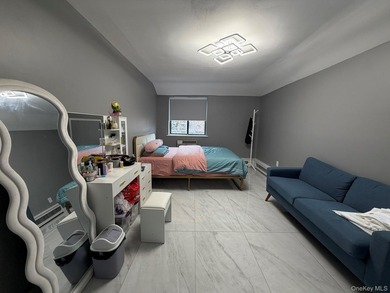 Come take a look at this renovated spacious duplex condo - photo 8