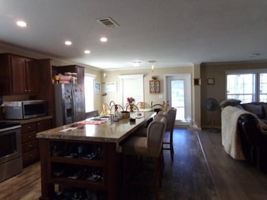 Motivated seller! 2018 Beauty-move-in ready and worry free! This - photo 3